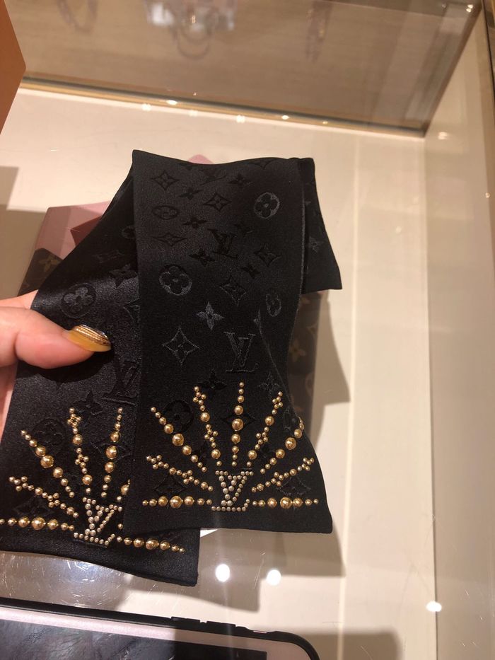 Louis Vuitton Scarf LVS00008